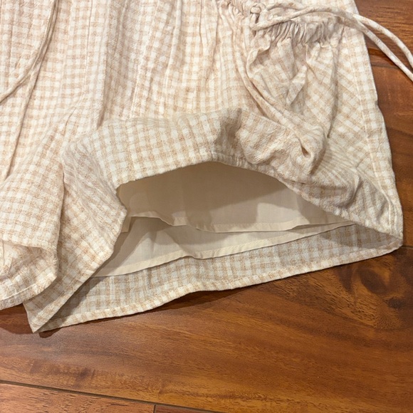 Hersy Beige Checkered Romper with Pockets Size Small - Picture 7 of 10